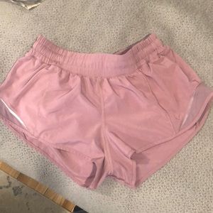 Lululemon Hotty Hot Shorts 2.5in Mauve